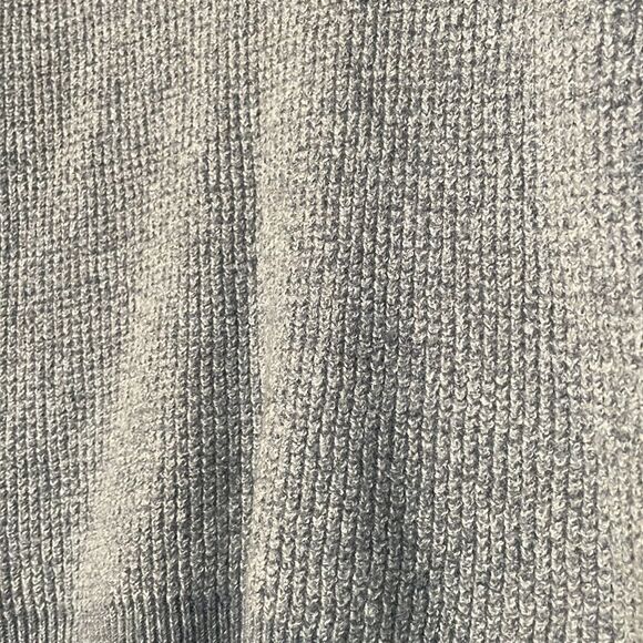 WILFRED Free Aritzia 100% Wool From Italy Crew Neck High-Low Sweater Size XXS - Picture 7 of 10